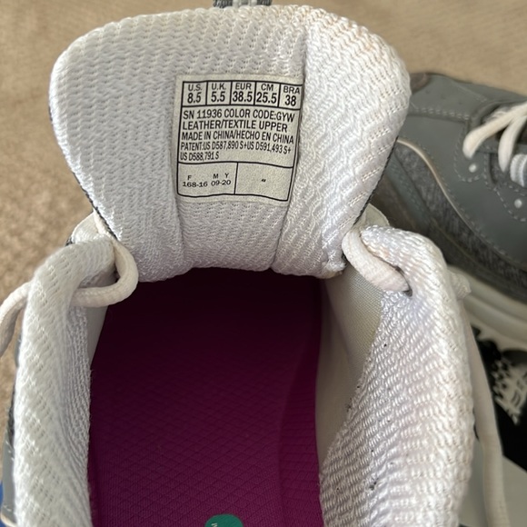 Women’s Skechers D’Lites with Air Cooled Memory Foam - Picture 3 of 3